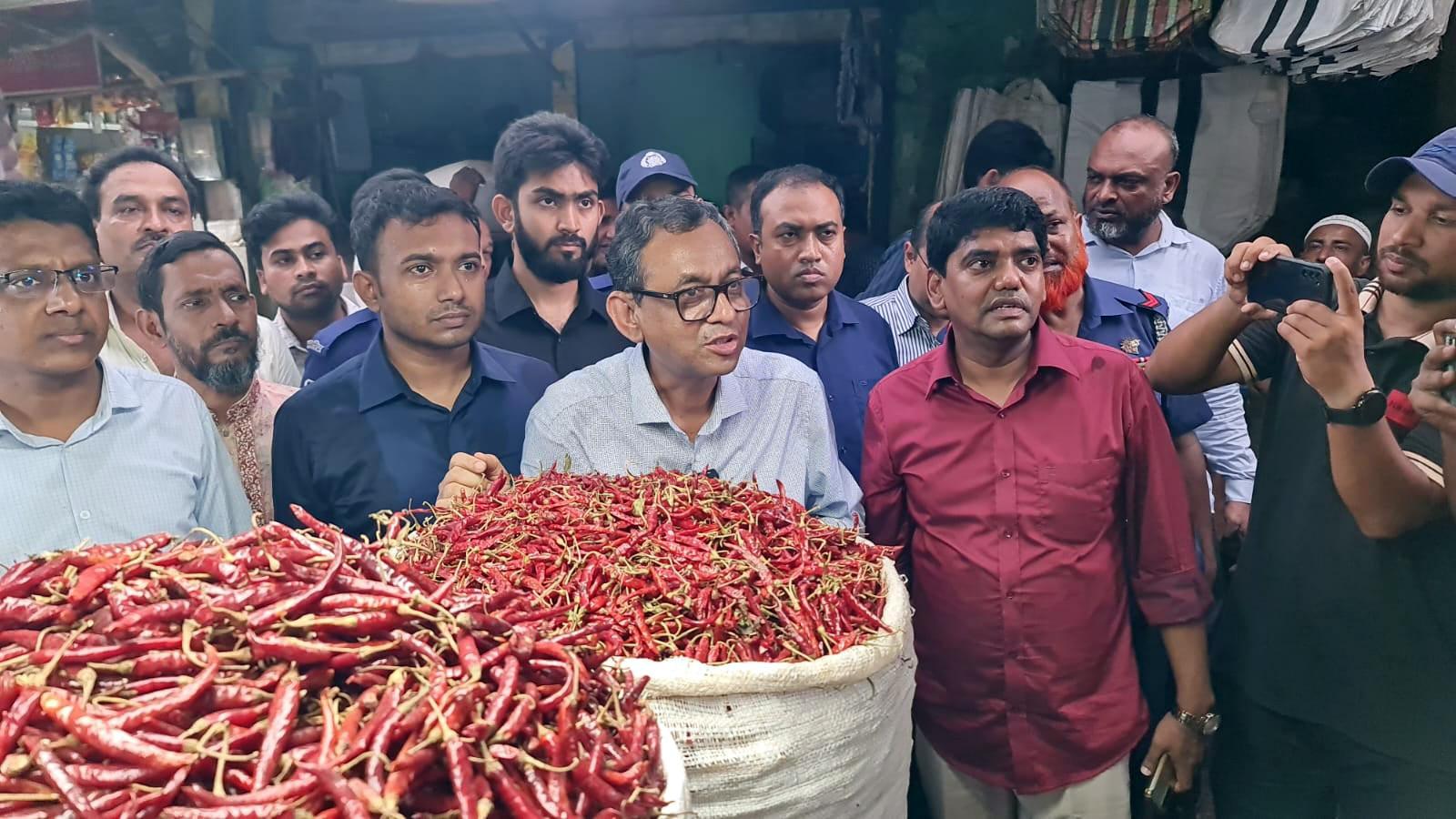 বগুড়ার কাঁচাবাজার ঘুরে ‘শায়েস্তা খাঁর আমল’ মনে হচ্ছে ভোক্তার ডিজির