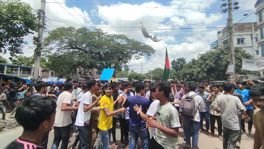 চুয়াডাঙ্গায় কোটা সংস্কার আন্দোলনের শিক্ষার্থীদের ওপর হামলার অভিযোগ 