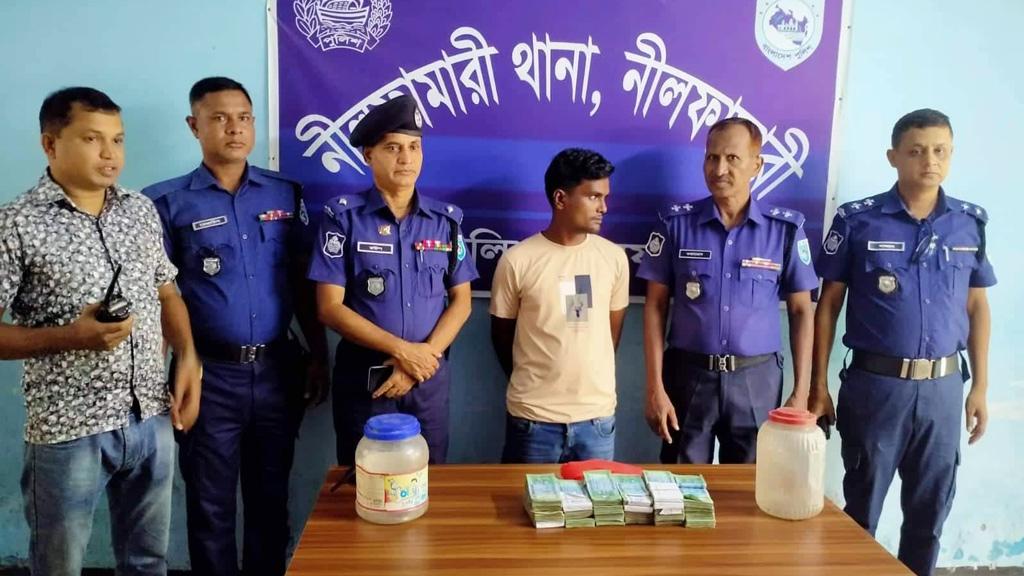 মেঝে খুঁড়ে চুরির ১২ লাখ টাকা উদ্ধার, গ্রেপ্তার এক