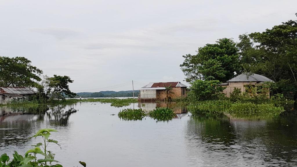 মৌলভীবাজারের তিন উপজেলায় এখনো পানিবন্দী ২ লাখ মানুষ