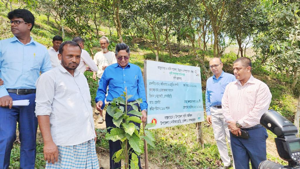 ‘পাহাড়ের অবস্থা পরিবর্তনে কাজ করছে সরকার’