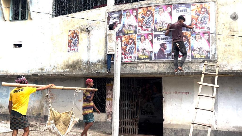 প্রজেক্টর-চেয়ার ভাঙারির দোকানে বিক্রি, ১৩ বছর পর খুলছে মল্লিকা সিনেমা হল