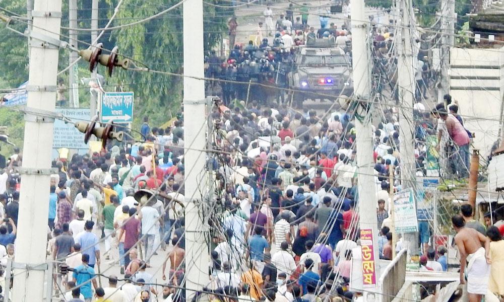 মহম্মদপুরে আন্দোলনকারীদের সঙ্গে আ.লীগ-পুলিশের সংঘর্ষে দুজন নিহত 