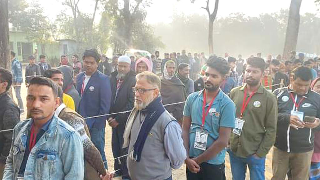 কুমিল্লায় গলার গামছা ধরে হ্যাঁচকা টান, নৌকার সমর্থক বৃদ্ধের মৃত্যু