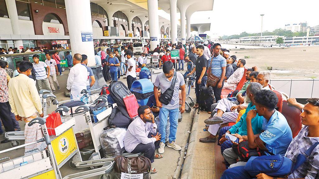 মালয়েশিয়ায় শ্রমবাজার: স্বপ্ন পুড়ল ৩১ হাজার কর্মীর