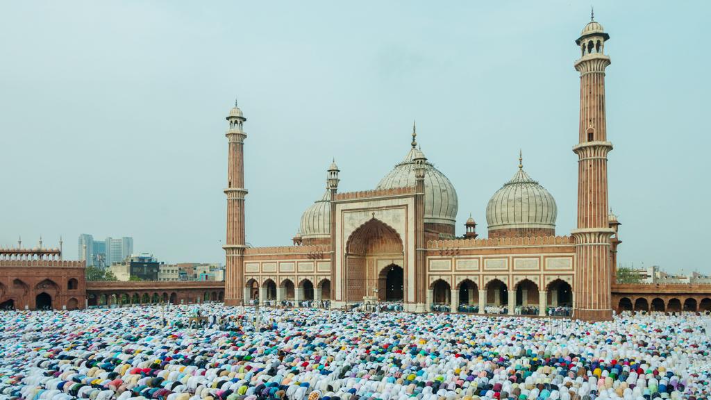 মসজিদে যে ৫ ভুল করবেন না