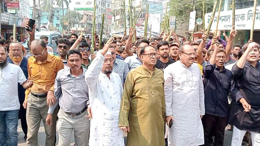 লাঠিসোঁটা হাতে আ.লীগের শোডাউন, পুলিশ বলছে বিষয়টি জানা নেই 