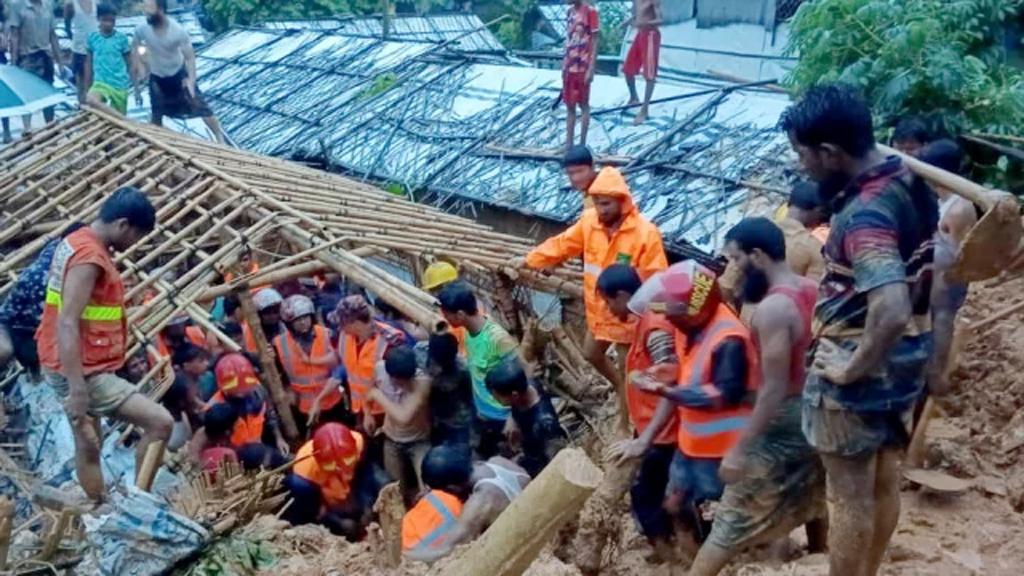 উখিয়ায় রোহিঙ্গা শিবিরে পাহাড়ধস, ৯ জনের মৃত্যু