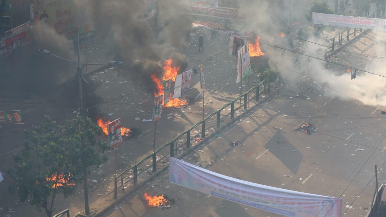 কাকরাইল থেকে ফকিরাপুল: সাড়ে ৩ কিলোমিটারজুড়ে সংঘাতের চিহ্ন