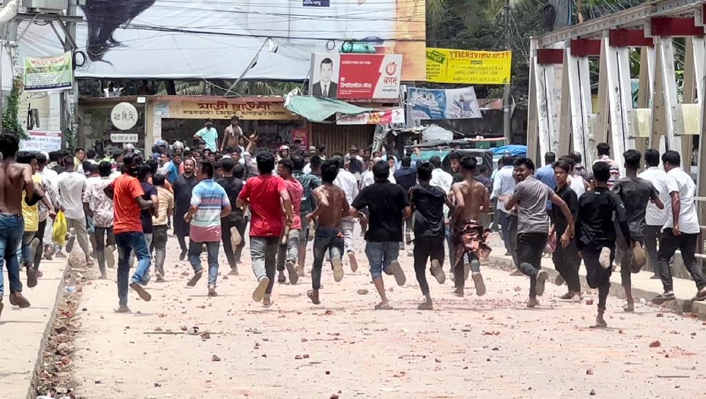 খাগড়াছড়িতে আ.লীগ-বিএনপি সংঘর্ষ, আহত শতাধিক