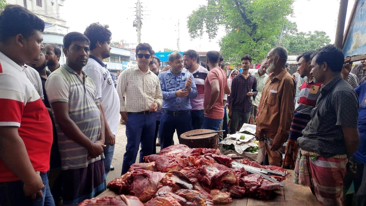 অসুস্থ গরুর মাংস বিক্রি, ৩ কসাইকে জরিমানা 