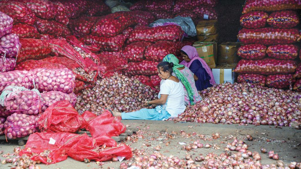 পেঁয়াজের ন্যূনতম রপ্তানি মূল্য প্রত্যাহার করল ভারত, কমছে আমদানি ব্যয়