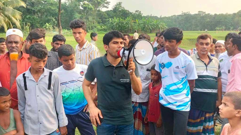 অবৈধ পশুরহাট, ইউএনওকে দেখে পালালেন ভুয়া ইজারাদার