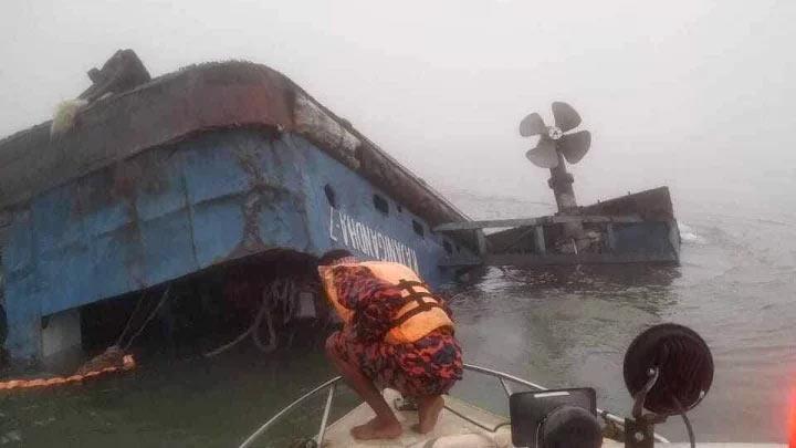 পদ্মায় ডুবে যাওয়া ফেরি রজনীগন্ধার নির্মাণে ত্রুটি ছিল কি না, তদন্তের দাবি