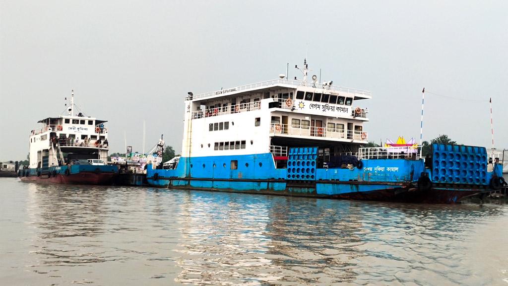 মাঝিরঘাট-শিমুলিয়া নৌরুটে ৭ ঘণ্টা পর ফেরি চলাচল শুরু