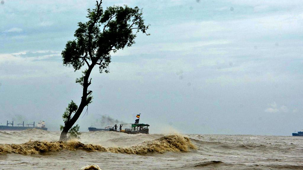 ঘূর্ণিঝড় মোকাবিলায় খুলনায় ৬০৪ সাইক্লোন শেল্টার প্রস্তুত