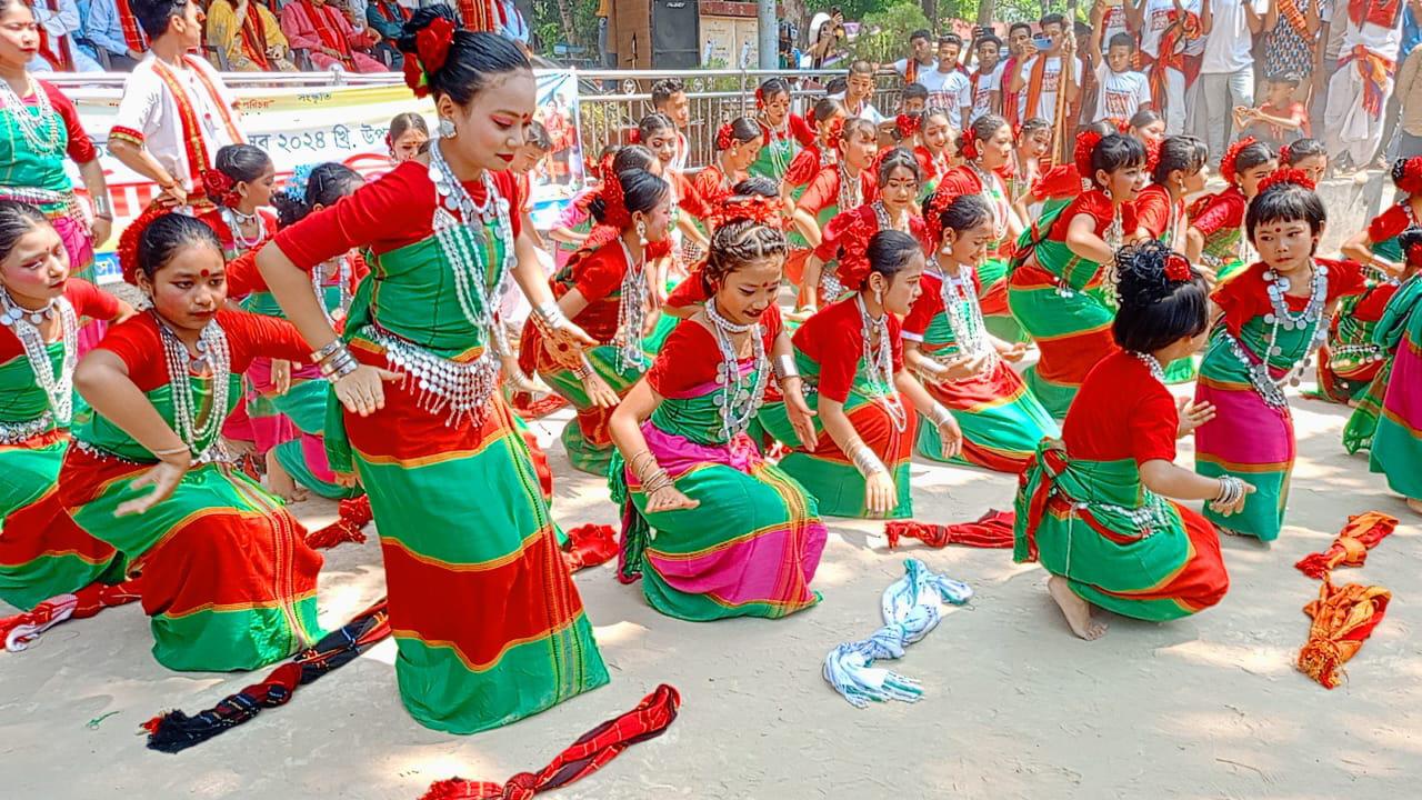 পাহাড়ে ত্রিপুরাদের ঐতিহ্যবাহী বৈসু উৎসব শুরু