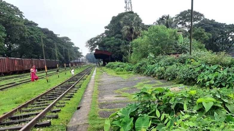 কবে ট্রেন চলবে জানা নেই