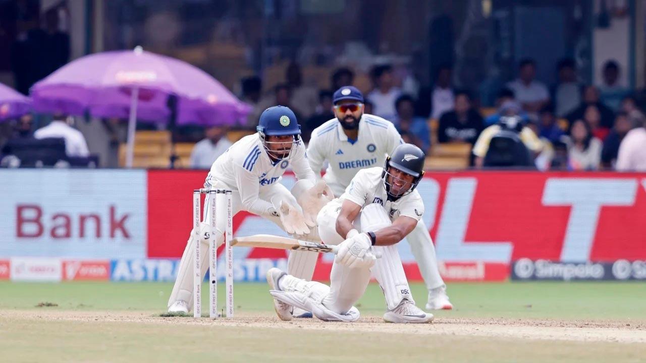 উড়তে থাকা ভারতকে উড়িয়ে ৩৬ বছরের খরা কাটাল নিউজিল্যান্ড