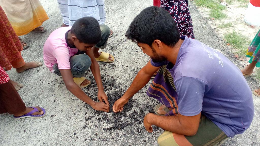 ডেপুটি স্পিকারের অনুষ্ঠান থেকে সটকে পড়ল ঠিকাদার