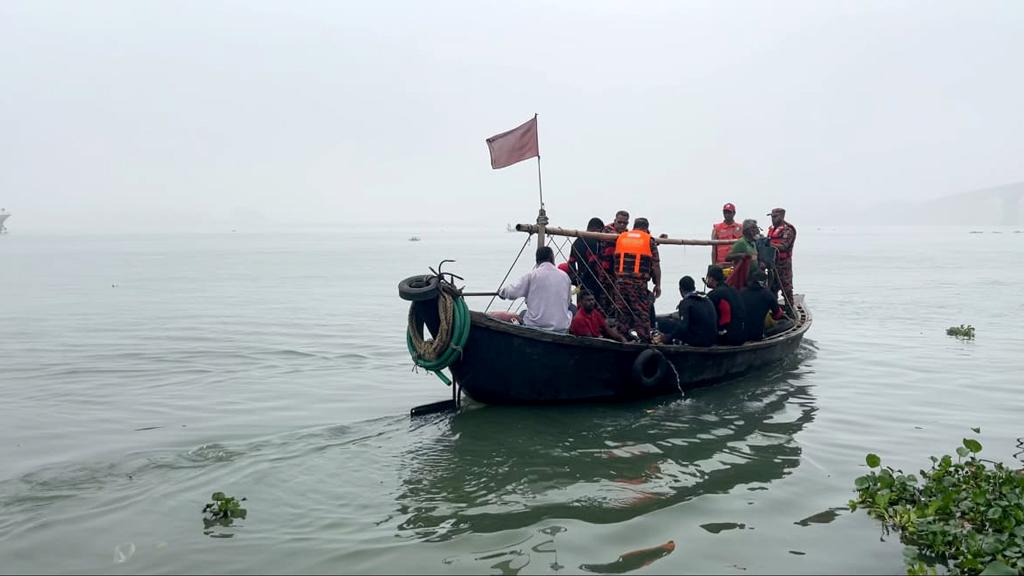 মেঘনায় ট্রলারডুবি: আরও ২ মরদেহ উদ্ধার, নিহত বেড়ে তিন