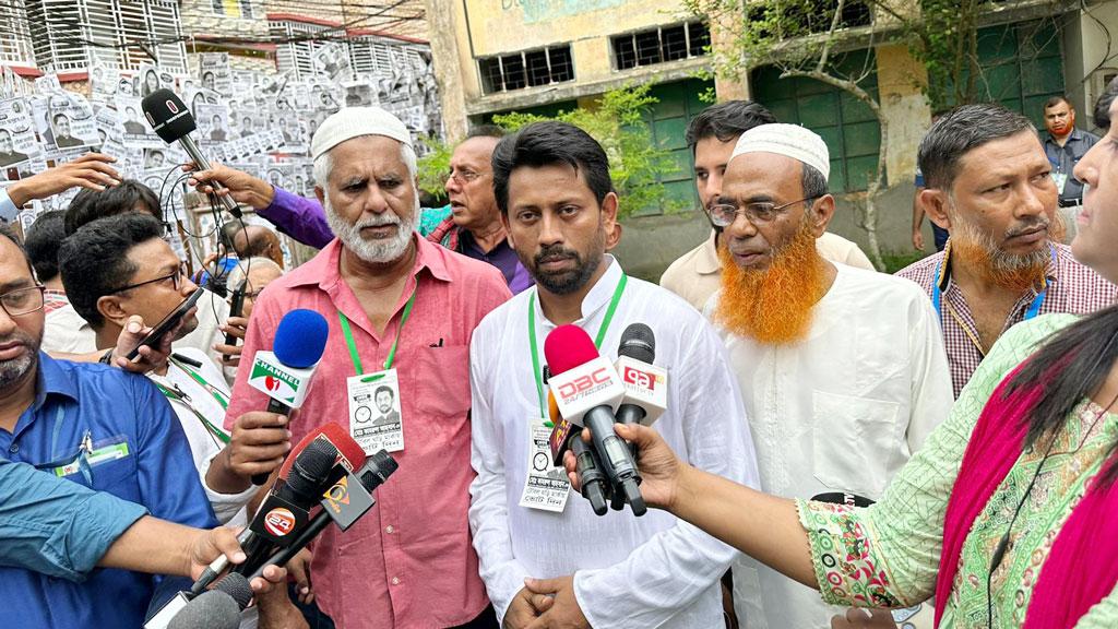 এজেন্ট ঢুকতে না দেওয়ার অভিযোগ স্বতন্ত্র প্রার্থী কামরুলের