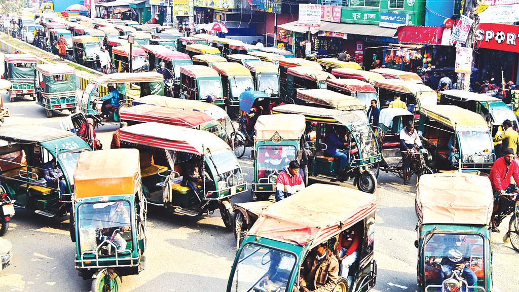 খুলনা মহানগরে ইজিবাইকে যানজট, ভোগান্তি