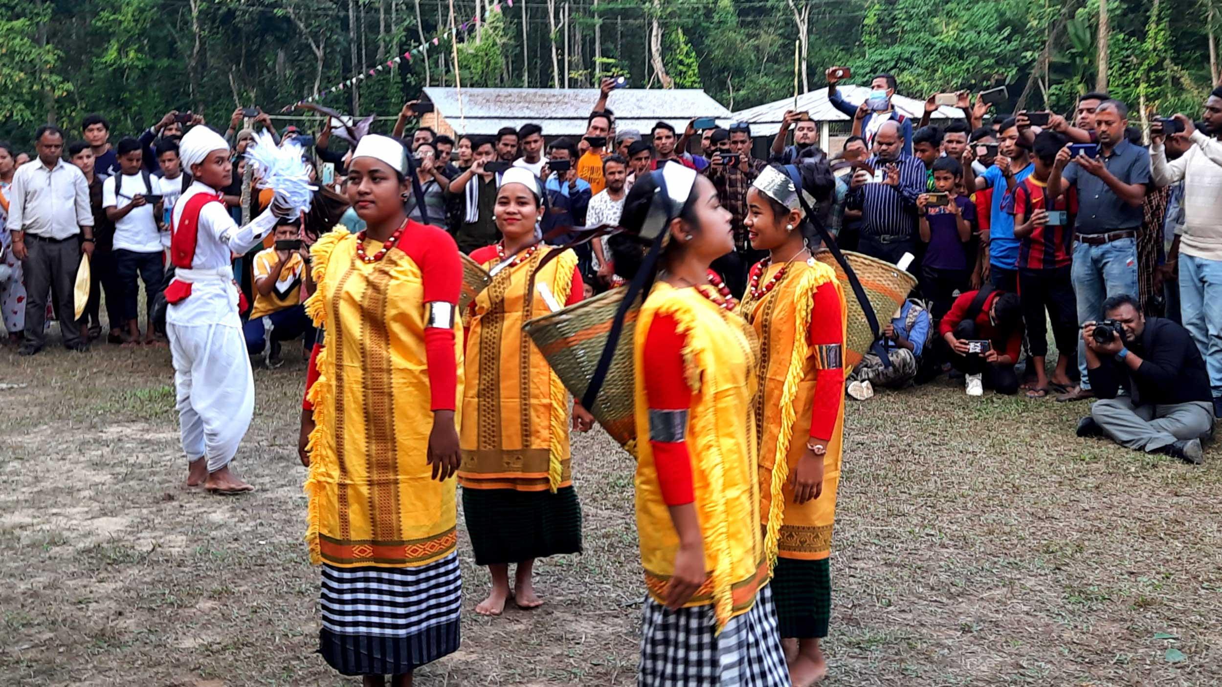 কমলগঞ্জে খাসি বর্ষবিদায় ও বর্ষবরণ অনুষ্ঠান