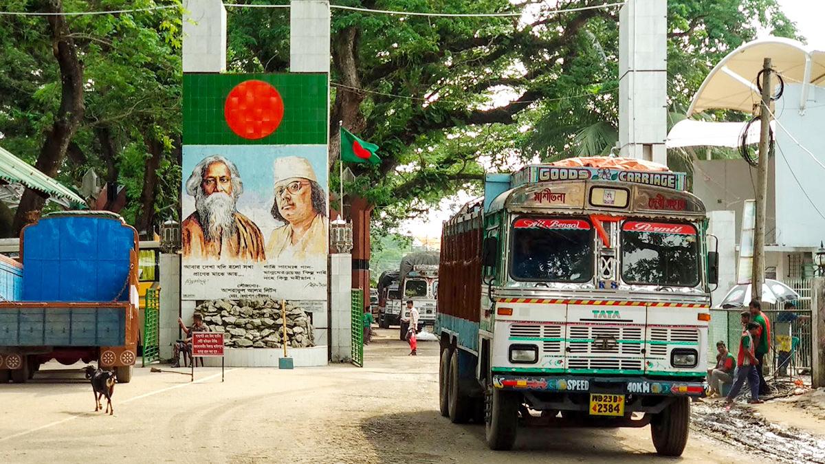 বেনাপোল বন্দরে আমদানি-রপ্তানি বন্ধ