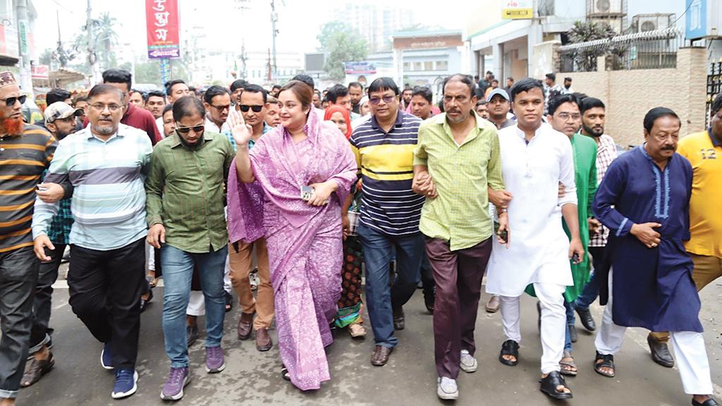 সিটি নির্বাচন: প্রতীক পেয়েই মাঠে জোর প্রচারে প্রার্থীরা