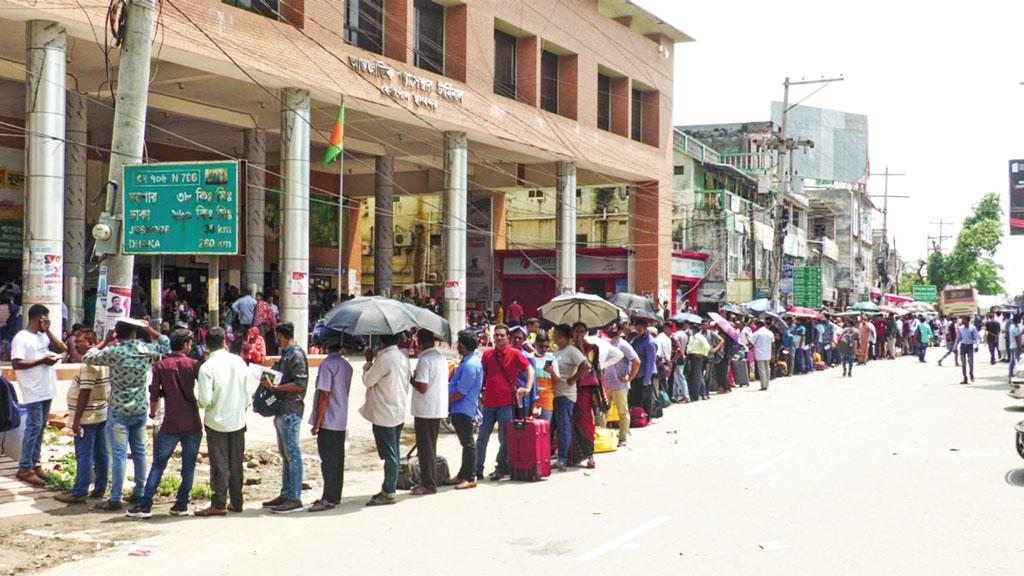 বেনাপোলে ৭ হাজার যাত্রীর ৩৯ চেয়ার