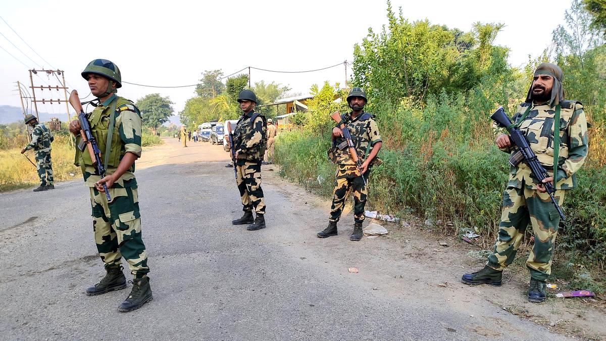 জম্মু-কাশ্মীরে সশস্ত্র হামলায় ৫ ভারতীয় সেনা নিহত