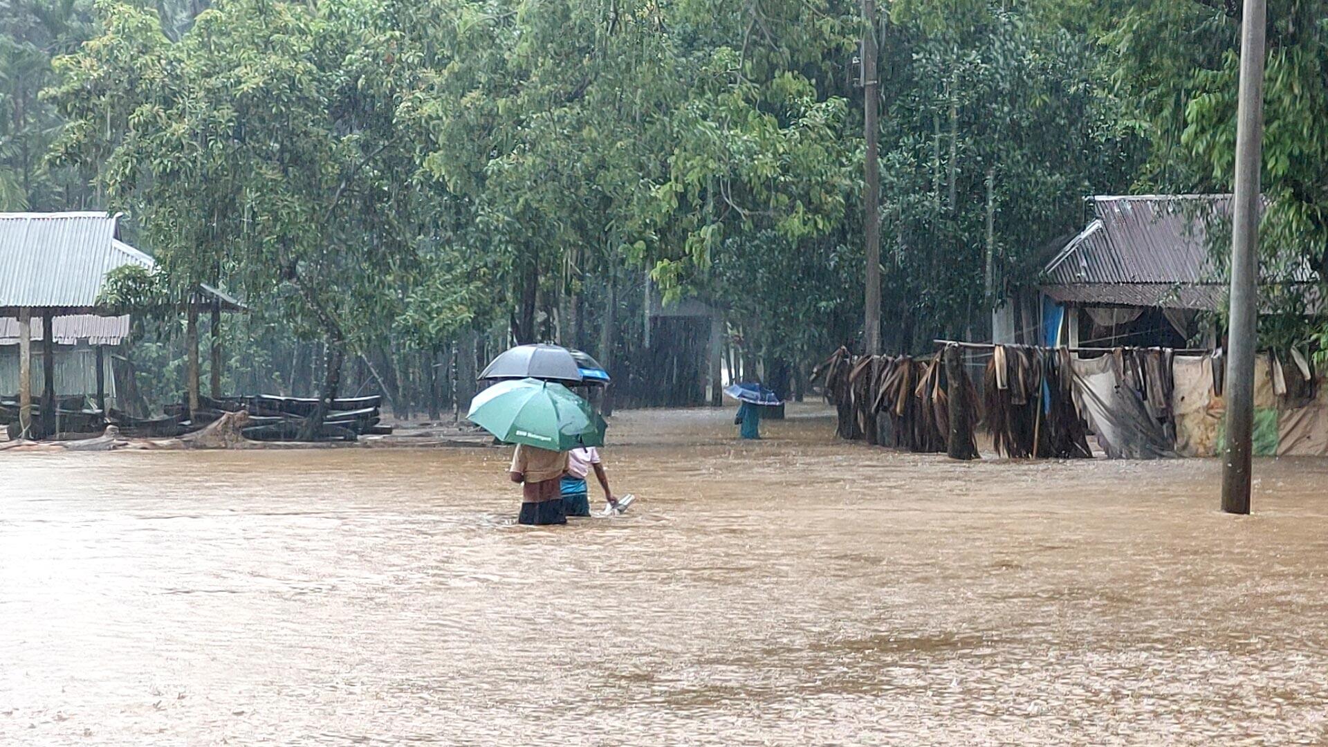 টানা বৃষ্টি ও পাহাড়ি ঢলে জৈন্তাপুরের নিম্নাঞ্চল প্লাবিত