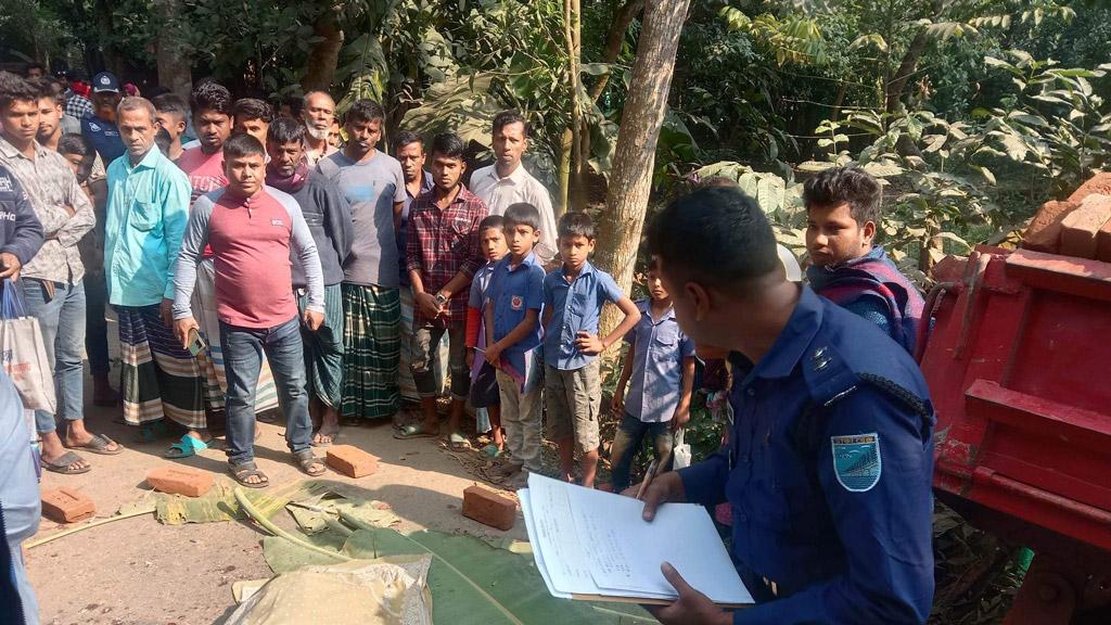 বেলাবতে ট্রাক্টরের চাপায় মাদ্রাসাছাত্র নিহত