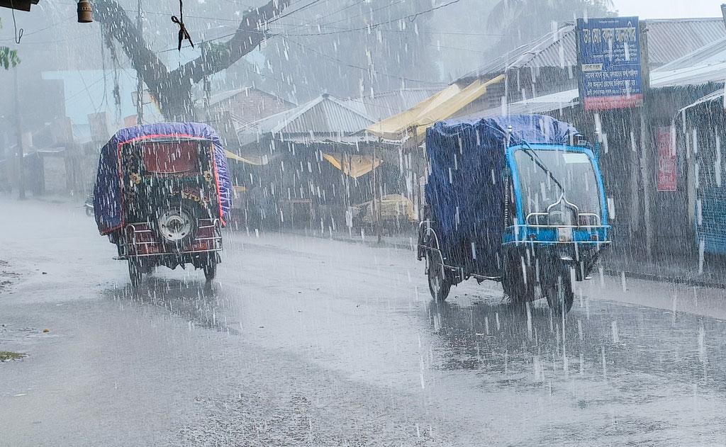 ১১ অঞ্চলে ঝোড়ো হাওয়াসহ সারা দেশে বজ্রবৃষ্টির আভাস