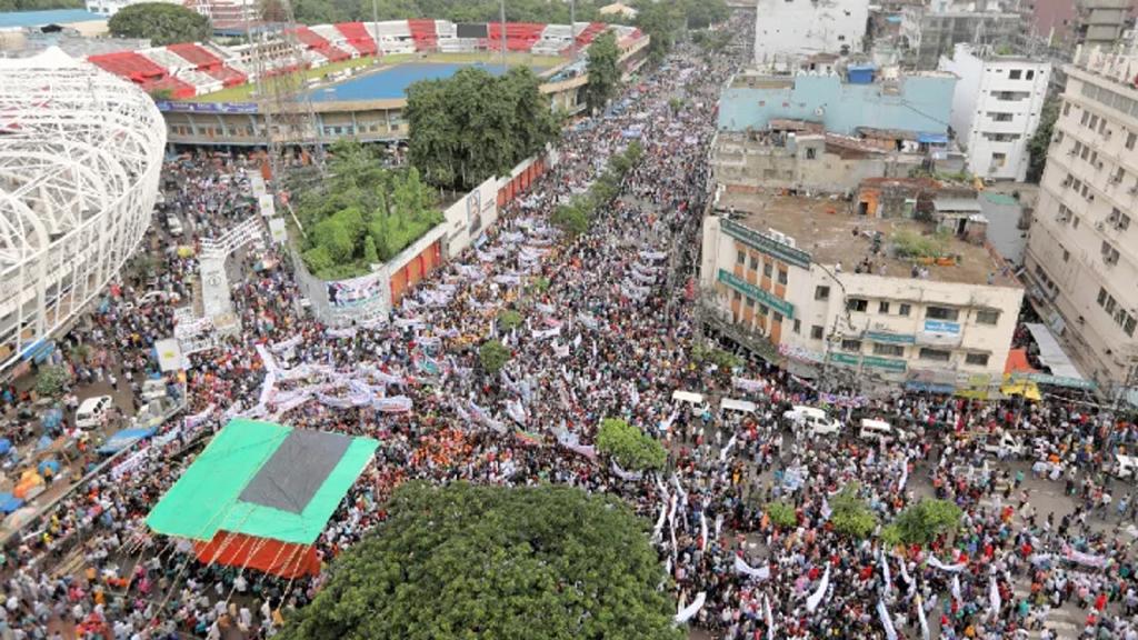 দুই দফা পিছিয়ে কাল মাঠে নামছে ক্ষমতাসীনেরা