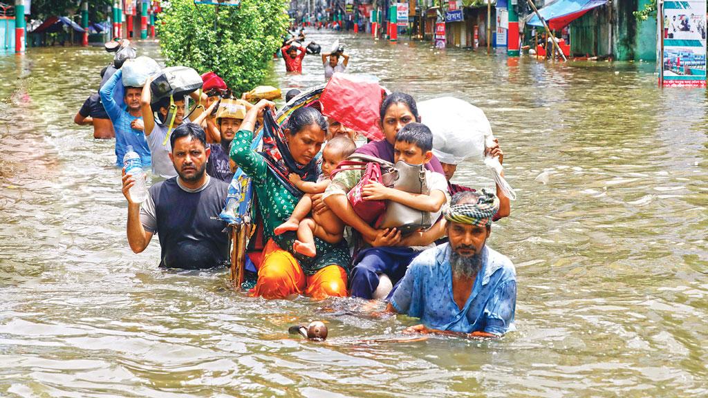 গলাপানি ঠেলে ঠাঁইয়ের খোঁজে