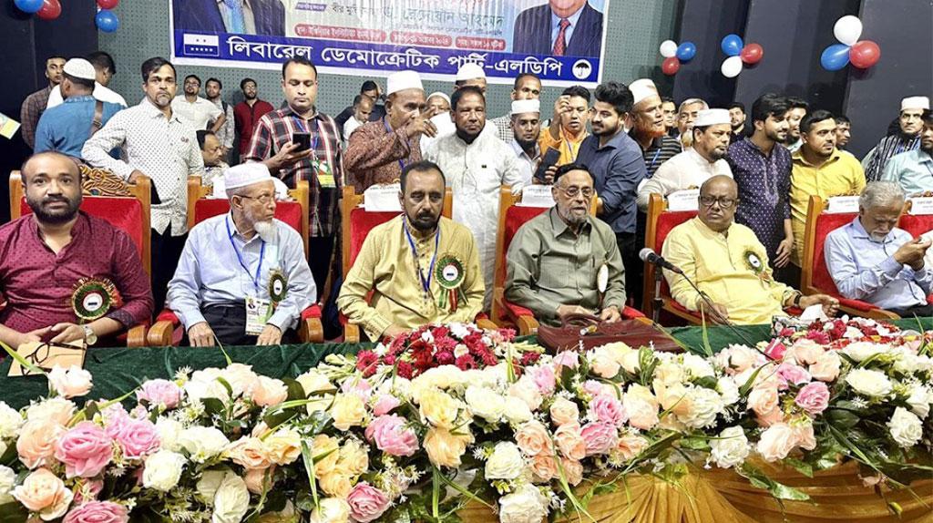 সংস্কারের জন্য সরকারকে যুক্তিসংগত সময় দিতে হবে: কর্নেল অলি