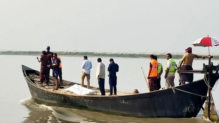 পদ্মায় নিখোঁজ পুলিশ সদস্যের ১ জনের লাশ উদ্ধার