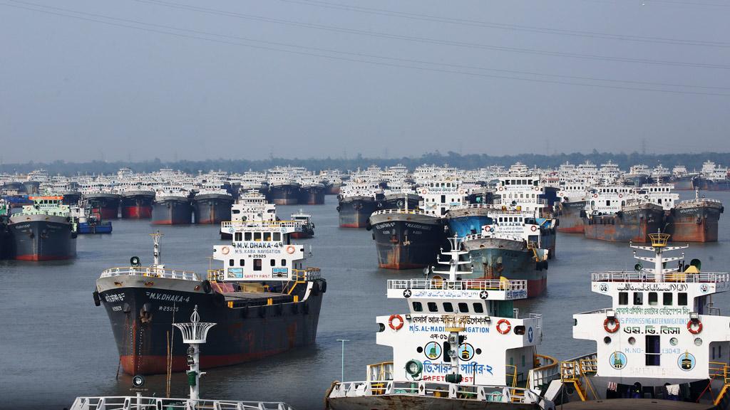 চট্টগ্রাম বন্দরে ২ বিদেশি জাহাজের সংঘর্ষ