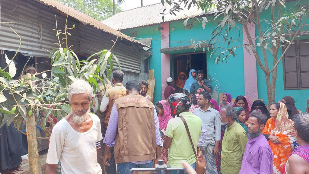 ছেলেকে ‘জীবনচিল্লায় যাব’ বলার পরদিন বৃদ্ধ দম্পতির লাশ উদ্ধার