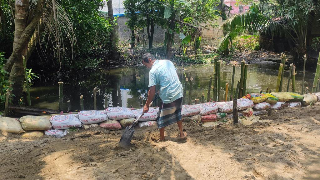 রাউজানে শতবর্ষী পুকুর ভরাট, পরিবেশ আইন উপেক্ষা