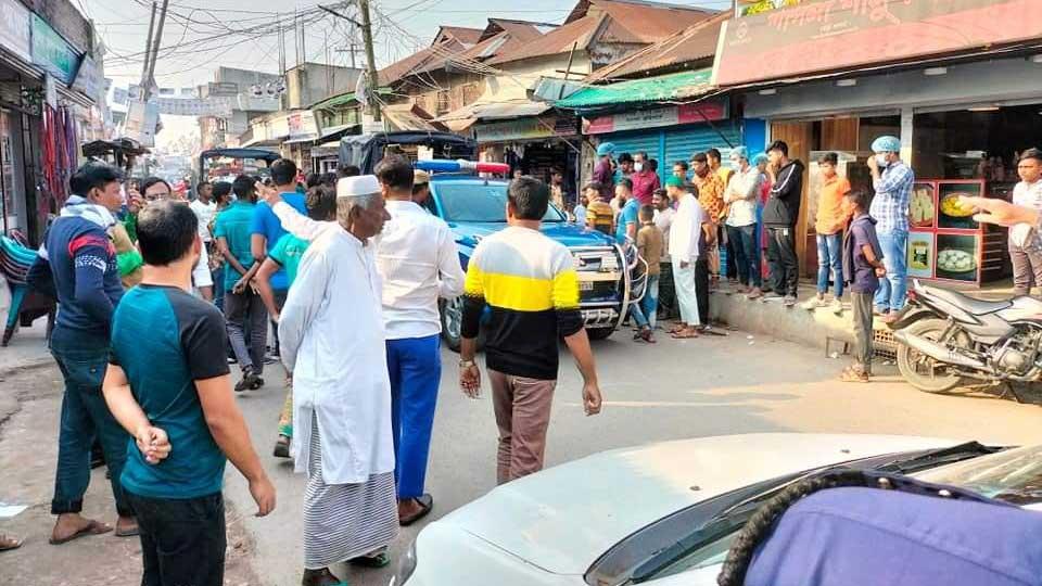 ভুয়া ম্যাজিস্ট্রেট সন্দেহে তিনজন আটক