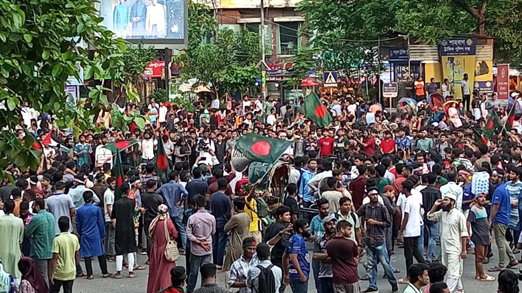 রাজনৈতিক দল গঠনের পরিকল্পনা নেই, বললেন সমন্বয়ক মাহফুজ ও নাহিদ