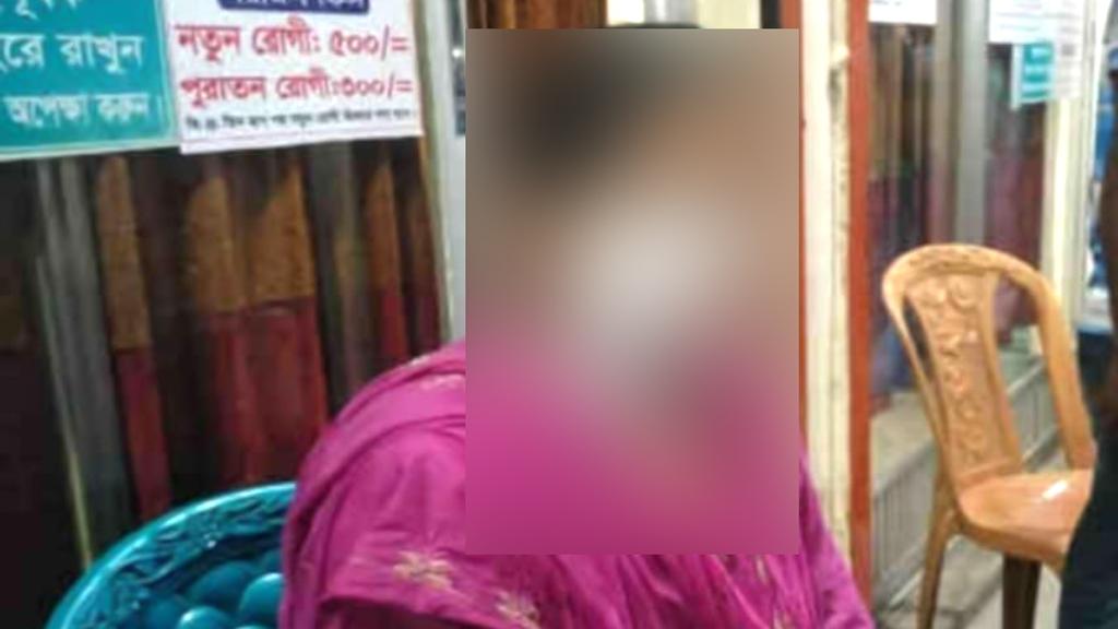 তালাক দেওয়ায় স্ত্রীর মুখ ঝলসে দিলেন স্বামী