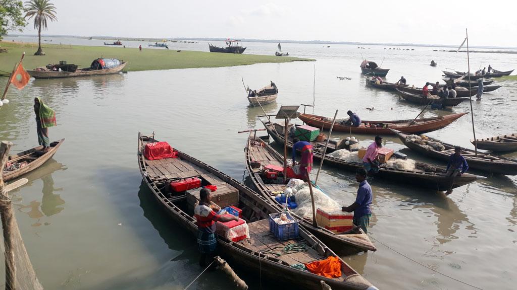 বরিশালে তিন বছরে বৃষ্টিপাত কমেছে অর্ধেক, মৎস্য আহরণে বিরূপ প্রভাব