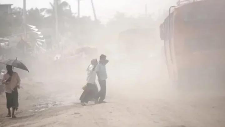 বিশ্বের দূষিত শহরের তালিকায় ২য় ঢাকা