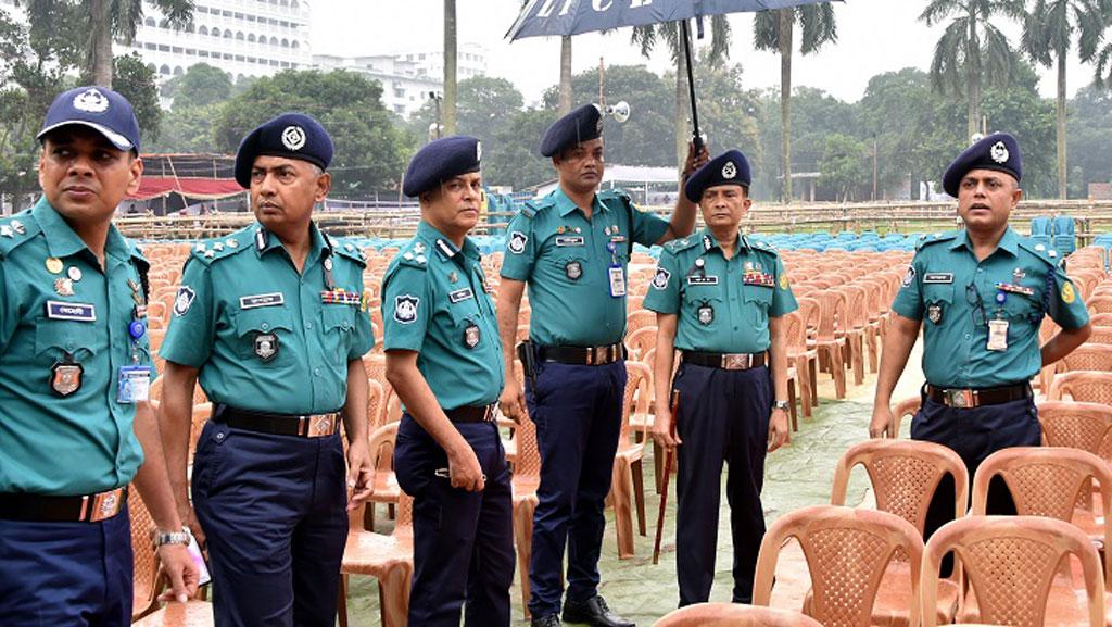 ছাত্রলীগের সমাবেশ: সোহরাওয়ার্দী উদ্যানে নিরাপত্তাব্যবস্থা পরিদর্শনে ডিএমপি কমিশনার