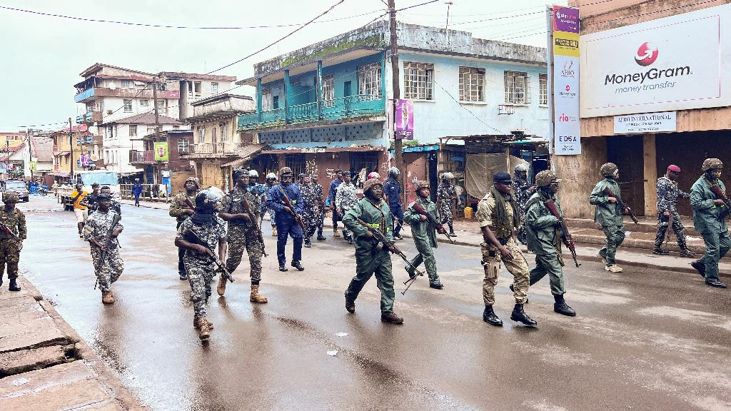 মূল্যবৃদ্ধি-পুলিশি নির্যাতন: সিয়েরা লিওনে সরকারবিরোধী বিক্ষোভে নিহত ২৭