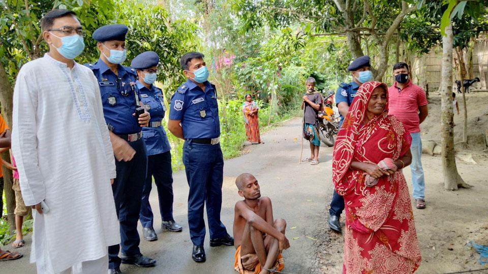 প্রতিবন্ধী হাবুর পাশে এসপি